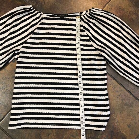 Ann Taylor Factory White Blouse Black Stripes Off The Shoulder XS - Picture 3 of 9